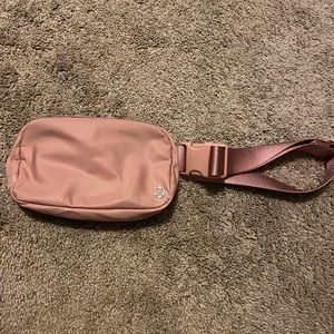 Lululemon Everywhere Belt Bag